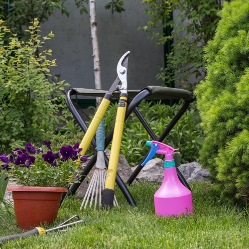 2. Arbeitseinsatz des Jahres - Teilnehmer sind: . . .